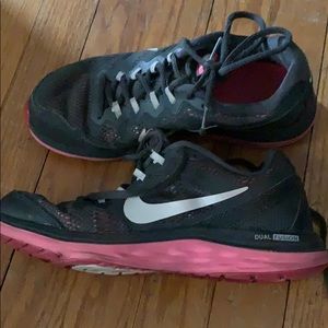 Nike Dual Fusion Running Sneakers